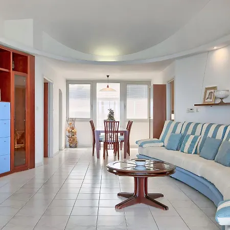 Apartament Karla By Interhome